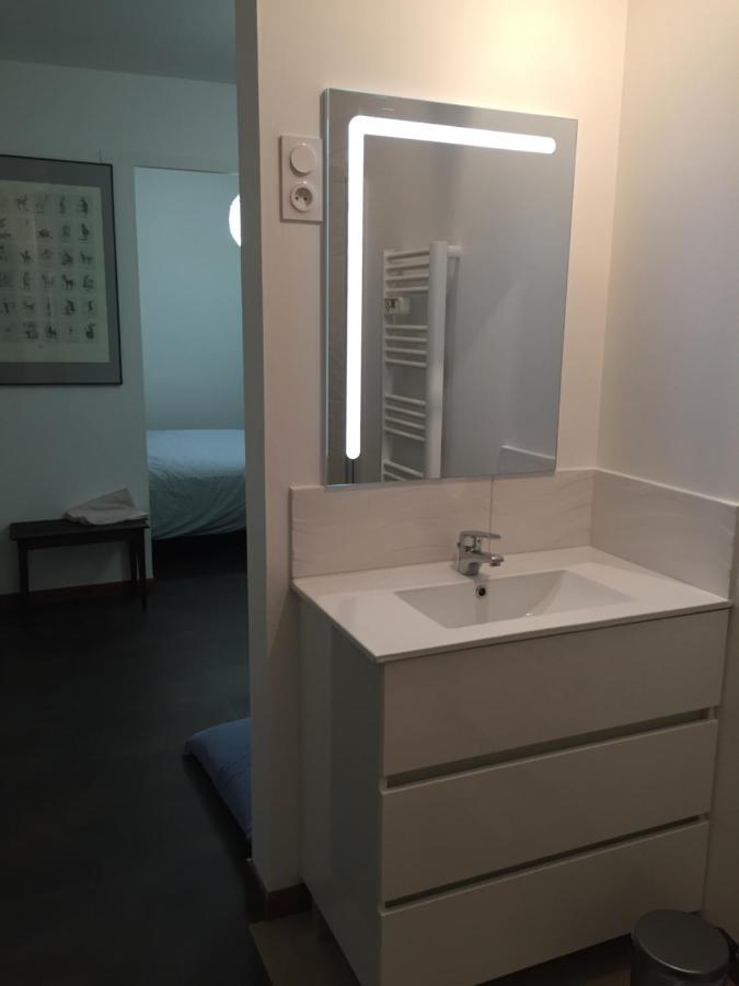 Sous La Tour Bed & Breakfast Agencourt Ngoại thất bức ảnh